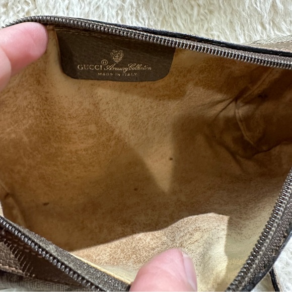 Authentic Vintage Gucci - Picture 8 of 16